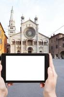 turist fotografier av modena katedral, Italien foto