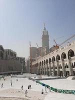 mecka, saudi Arabien, okt 2022 - skön utanför se av masjid al haram, mecka. de byggnad av masjid al haram presenterar en skön se på grund av till dess excellent konstruktion. foto