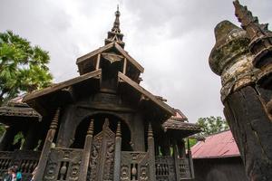 bagaya kloster, också känd som maha waiyan bontha bagaya kloster, en buddist kloster byggd på de sydväst av inwa palats tillägnad till skenben dhammabhinanda, inwa, mandalay område, myanmar foto