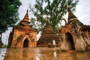 yadana hsemee pagod, en plats bestå av pagod komplex och buddha bild inuti, inwa, mandalay, myanmar foto