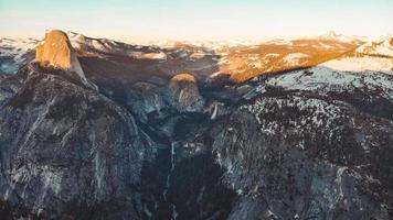 Flygfoto över den yosemite nationalparken foto