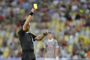 rio, Brasilien - april 11, 2018 - Nicolas gallo domare i match mellan fluminense och nacional potossi förbi de sulamerica mästerskap i maracana stadion foto