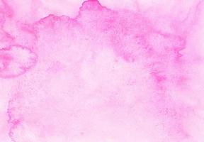 vattenfärg ljus rosa bakgrund fläckar på papper. pastell rosa textur täcka över. foto
