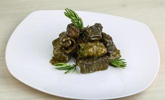 dolma på tallrik foto