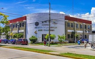 playa del carmen quintana roo mexico 2022 typisk gatuväg och stadsbild i playa del carmen mexico. foto