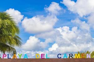 playa del carmn quintana roo mexico 2022 färgrik playa del carmen text tecken symbol på strand Mexiko. foto