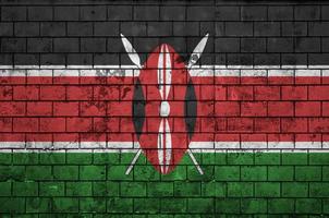 kenya flagga är målad till ett gammal tegel vägg foto