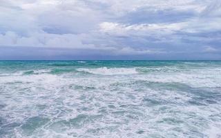 orkan 2021 åskväder tropisk storm i playa del carmen Mexiko. foto
