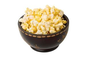 popcorn på vit foto