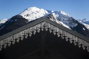 detalj på vinter- hus i porte du soleil, Frankrike foto