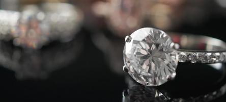 skön diamant ringar Smycken bakgrund foto