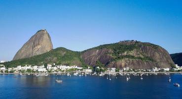 rio de Janeiro, rj, Brasilien, 2022 - socker limpa berg och de distrikt av urca foto