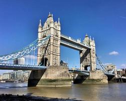 utsikt över tower bridge i london foto