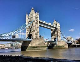 utsikt över tower bridge i london foto