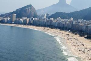 rio de Janeiro, rj, Brasilien, 2022 - copacabana strand, se från duque de caxias fort, leme foto