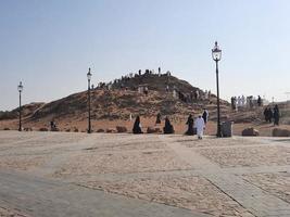 medina, saudi Arabien, okt 2022 - de slätter av uhud och montera uhud i medina, saudi arabien. foto