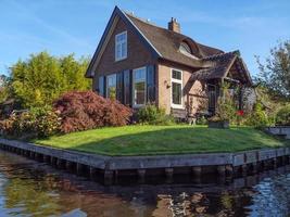 giethoorn by i de nederländerna foto