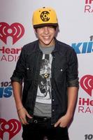 los angeles - dec 6 - austin mahone på de kiis fm klingande boll 2013 på häftklamrar Centrum på december 6, 2013 i los angeles, ca foto