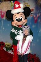 los angeles - dec 11 - aubrey anderson-emmons på de disney på is röd matta reception på de häftklamrar Centrum på december 11, 2014 i los angeles, ca foto