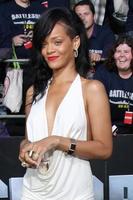 los angeles - Maj 10 - rihanna ankommer på de slagskepp la premiär på Nokia teater la leva på Maj 10, 2012 i los angeles, ca foto