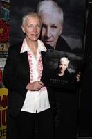 los angeles - okt 10 - annie lennox på de i lager utseende till tecken nostalgi på amöba uppgifter på oktober 10, 2014 i los angeles, ca foto