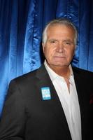 los angeles - jan 14 - john mccook som de djärv och skön firar 7000:e visa på en cbs tv stad på januari 14, 2015 i los angeles, ca foto