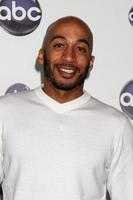 los angeles - jan 10 - James lesure ankommer på de disney ABC tv grupp s tca vinter- 2011 Tryck Turné fest på langham Huntington hotell på januari 10, 2011 i pasadena, ca foto