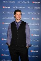 los angeles - feb 13 - tim tebow ankommer på de spela teater av tapperhet la premiär på de bågljus teatrar på februari 13, 2012 i los angeles, ca foto