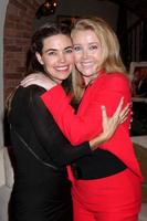 los angeles - mar 25 - amelia heinle, melodi Thomas scott på de ung och rastlös 41: a årsdag kaka på cbs tv stad på Mars 25, 2014 i los angeles, ca foto