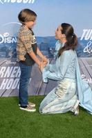 los angeles - juli 15 - jeremy maguire, lyndsy fonseca på disney svarvare och hooch premiär händelse på westfield århundrade stad köpcenter på juli 15, 2021 i århundrade stad, ca foto