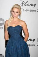 los angeles - juli 27 - clare bowen ankommer på de ABC tca fest sommar 2012 på beverly hilton hotell på juli 27, 2012 i beverly kullar, ca foto