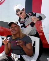 los angeles - mar 15 - colin egglesfield, carmelita jeter på de Toyota stor prix av lång strand pro-kändis lopp Träning på vide fjädrar internationell speedway på Mars 15, 2014 i rosamond, ca foto