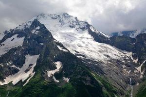 toppen av bergen i norra Kaukasus, Ryssland