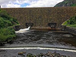 en se av norr wales på en mulen dag foto