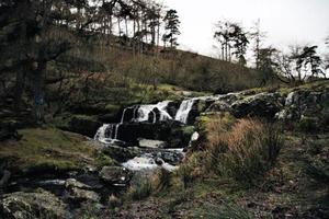 en se av norr wales på en mulen dag foto