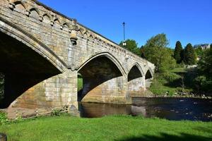 naturskön archway bro i nothern England landsbygden foto