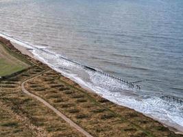 happisburgh kust i norfolk antenn se foto