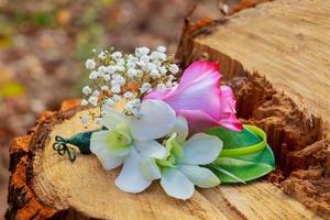 bröllop bukett rosor blommor tillbehör foto