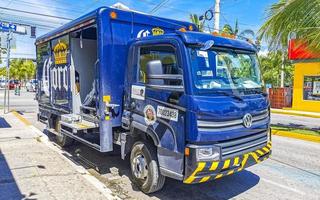 playa del carmen quintana roo mexico 2022 olika mexikansk lastbilar transportörer vans leverans bilar i Mexiko. foto