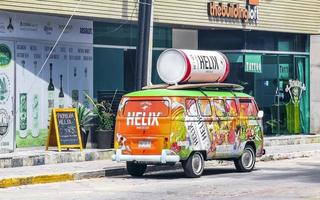 playa del carmen quintana roo mexico 2022 olika minibussar vans transportörer fordon bilar playa del carmen Mexiko. foto