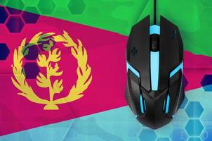 eritrea flagga och dator mus. begrepp av Land representerar e-sport team foto