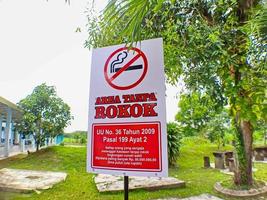 Nej rökning skyltar i offentlig platser, sådan som sjukhus, flygplatser foto
