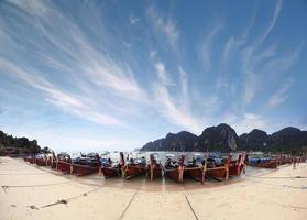 havet sky berg Thailand båtar foto