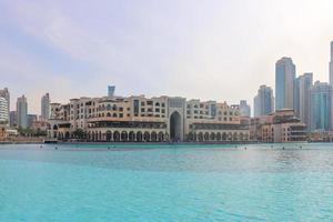 dubai, uae december 25 2018 horisont arkitektur. stad landskap av dubai. modern stad horisont panorama- solnedgång se. uae urban stadsbild. foto