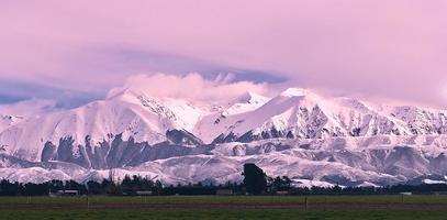 snötäckt bergen från ny zealand foto