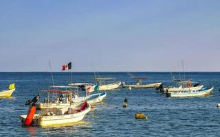 puerto escondido oaxaca mexico 2022 båtar yachter fartyg brygga strand i puerto escondido zicatela Mexiko. foto