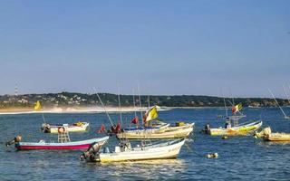 puerto escondido oaxaca mexico 2022 båtar yachter fartyg brygga strand i puerto escondido zicatela Mexiko. foto