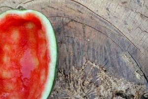 halv av de röd vattenmelon var uppäten foto