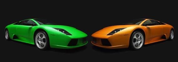 grön och orange italiensk sporter bilar. på en svart bakgrund foto
