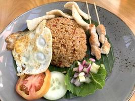 ett av de bäst mat i de värld som uppgav förbi de värld känd Nyheter kanal indonesiska friterad ris nasi goreng foto